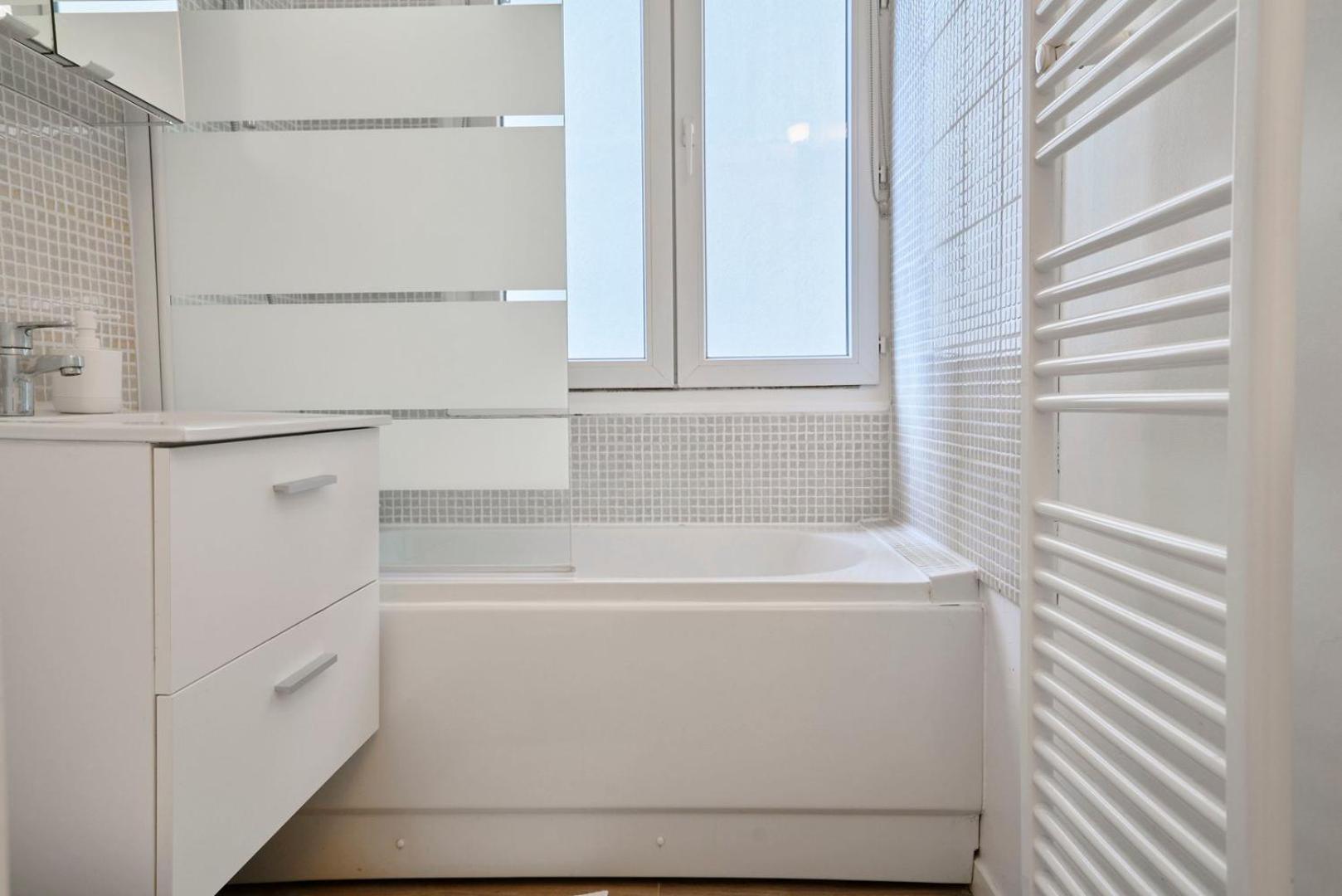Appartement Quiet One-bedroom Flat Close To The Metro *