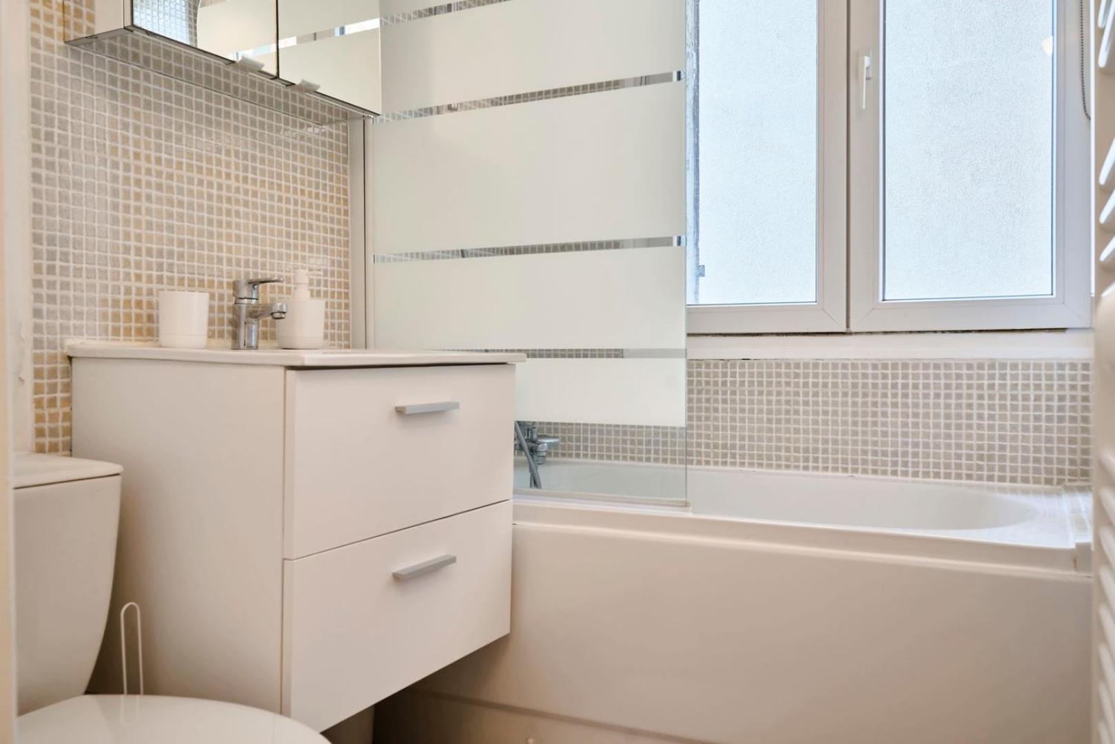 Quiet One-bedroom Flat Close To The Metro Appartement